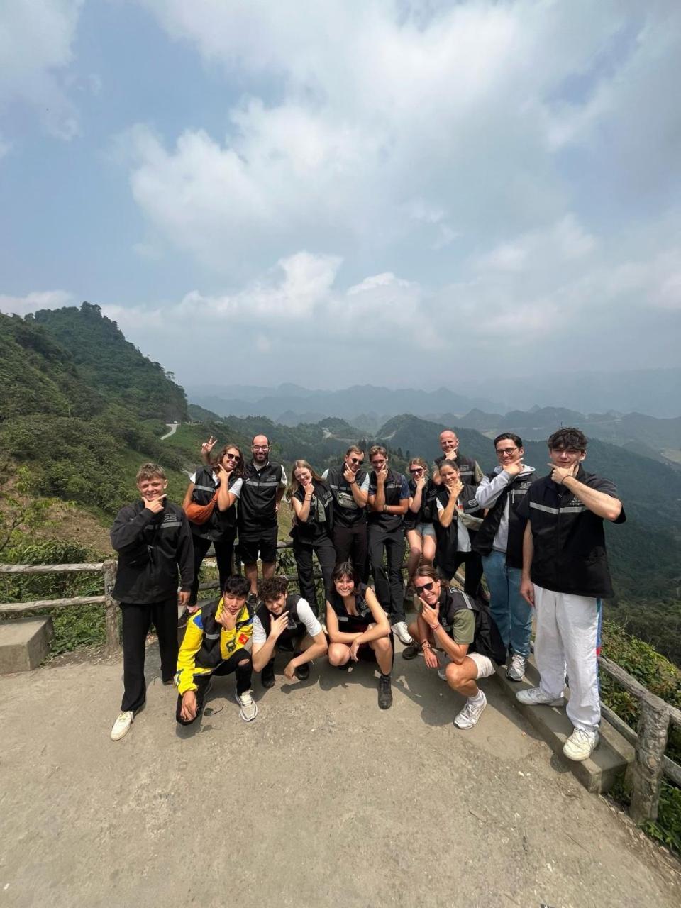 Quiri Hostel Ha Giang Lang Lap ภายนอก รูปภาพ