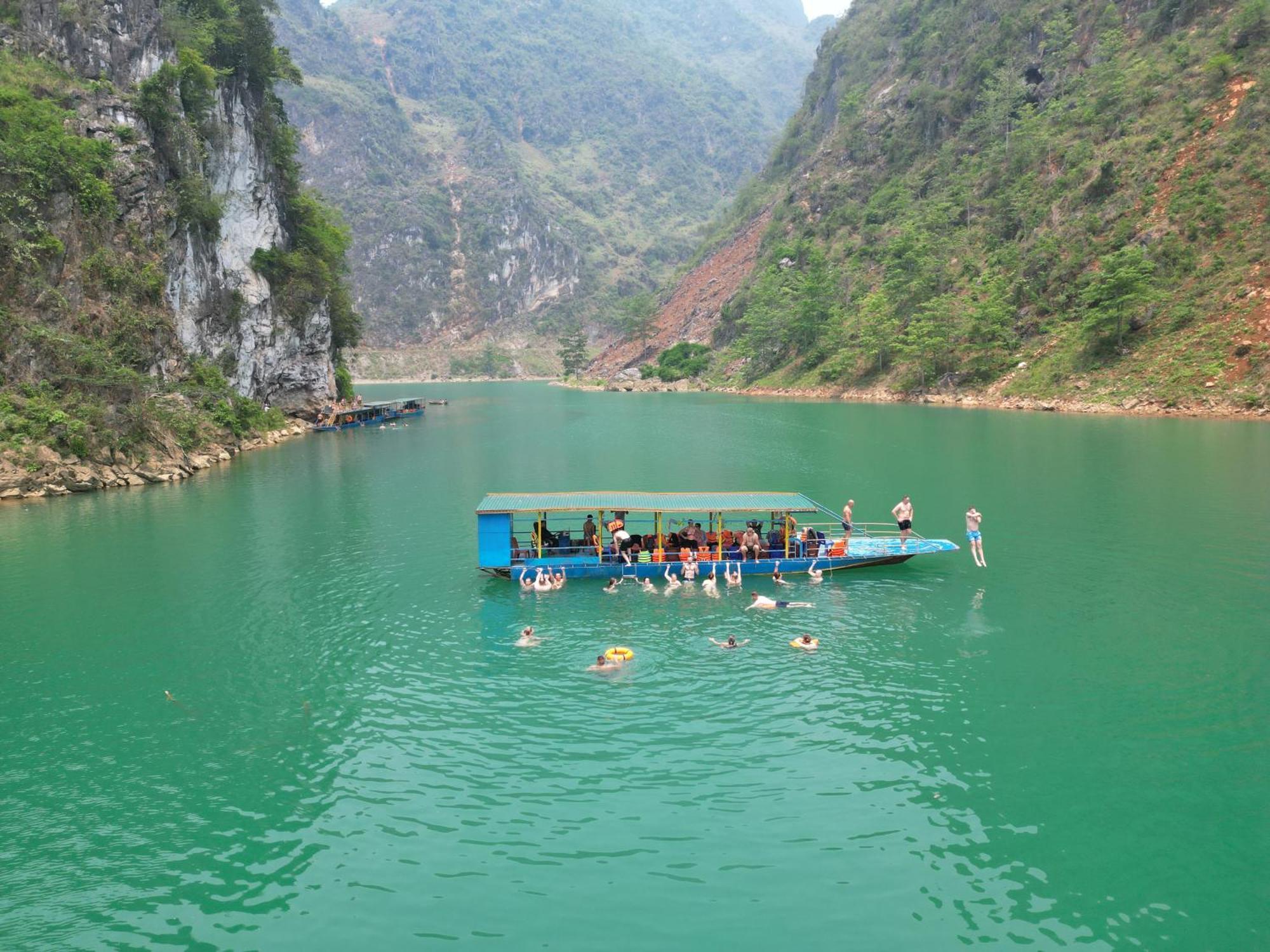 Quiri Hostel Ha Giang Lang Lap ภายนอก รูปภาพ